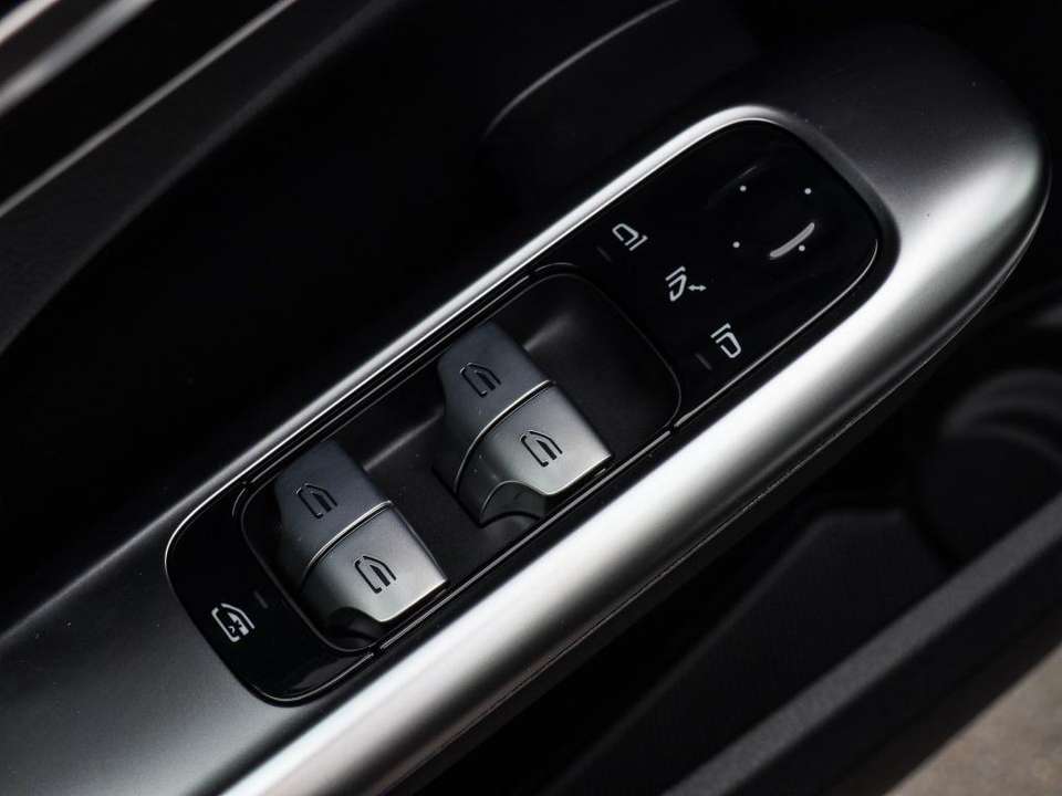 Mercedes-Benz C 180 - Imagem 14