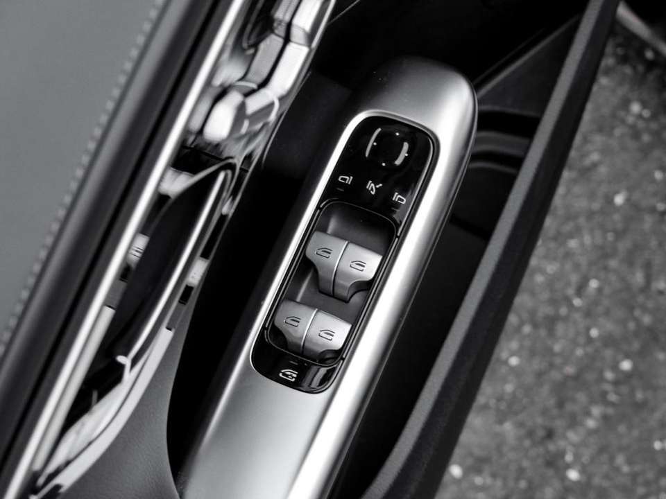 Mercedes-Benz C 180 - Imagem 14