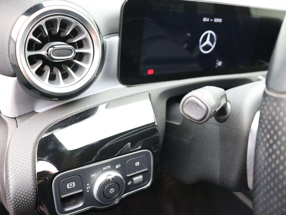 Mercedes-Benz A 180 - Imagem 9