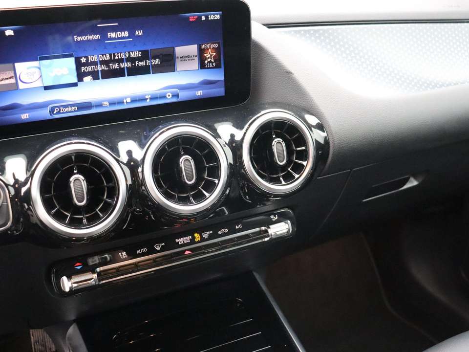 Mercedes-Benz B 180 - Imagem 11