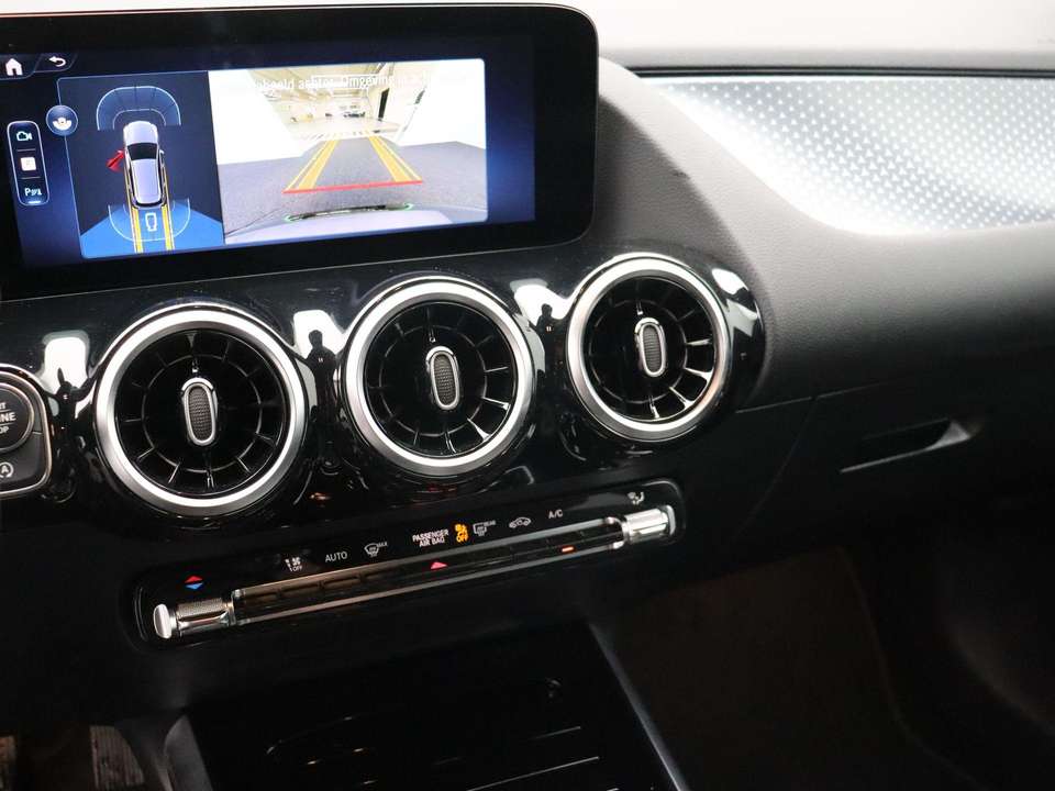 Mercedes-Benz B 180 - Imagem 13