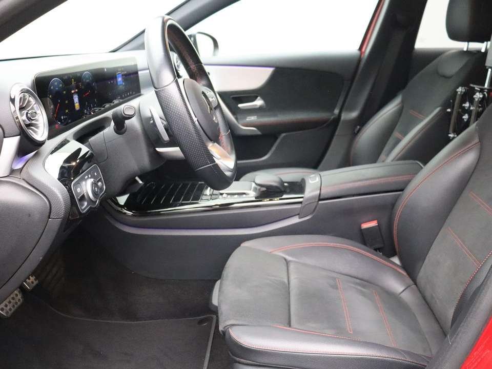 Mercedes-Benz A 180 - Imagem 14