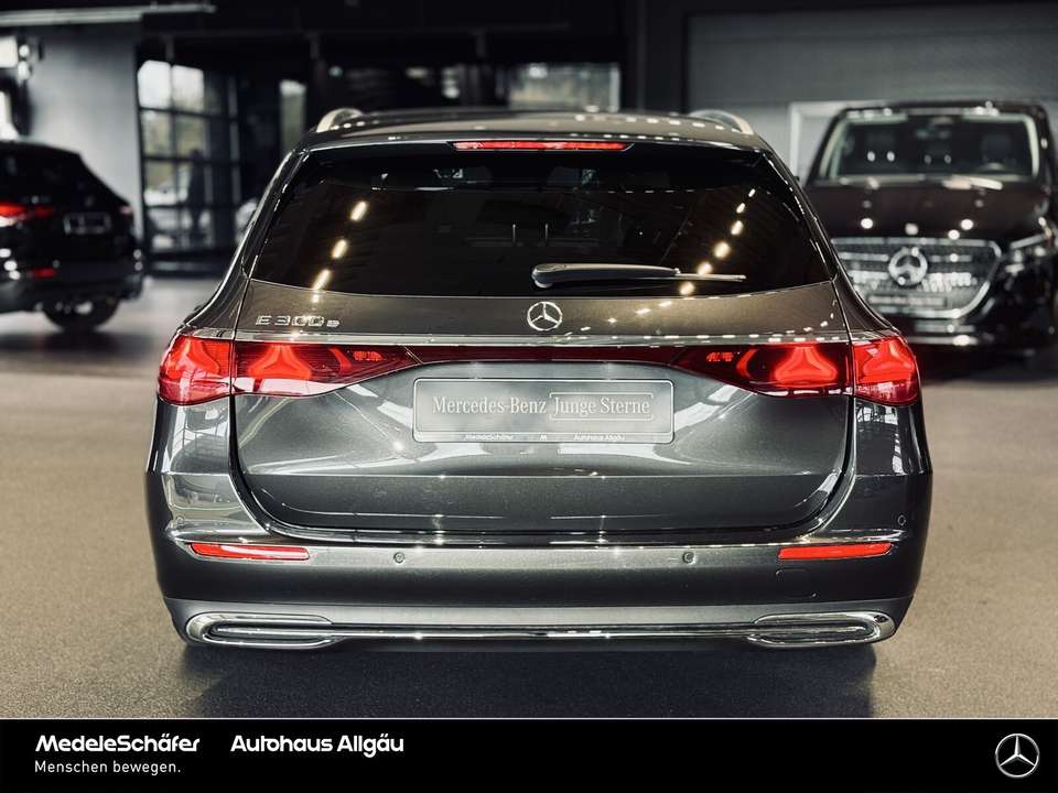 Mercedes-Benz E 300 - Imagem 10