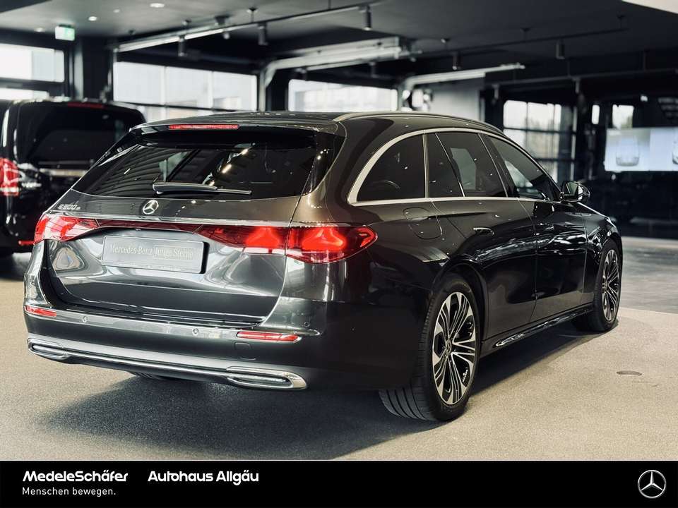 Mercedes-Benz E 300 - Imagem 12