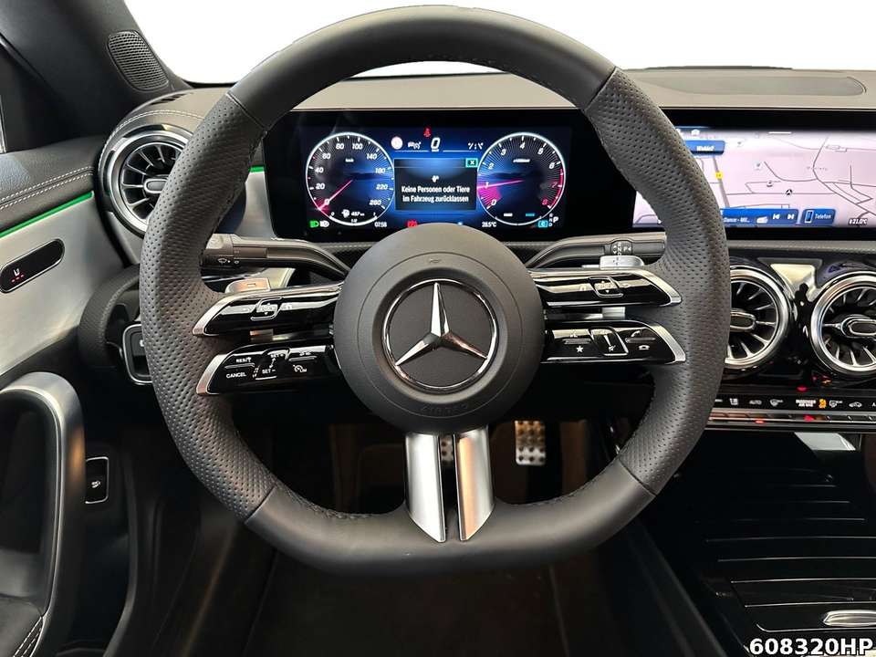 Mercedes-Benz CLA 200 - Imagem 13