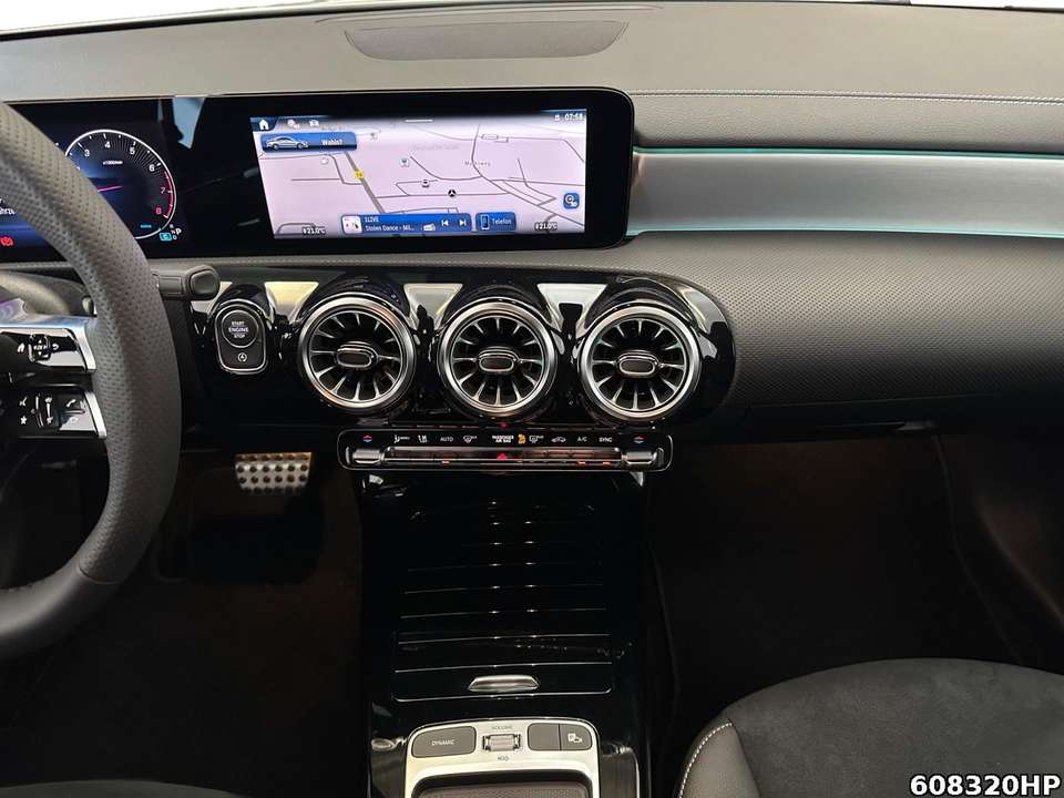 Mercedes-Benz CLA 200 - Imagem 14