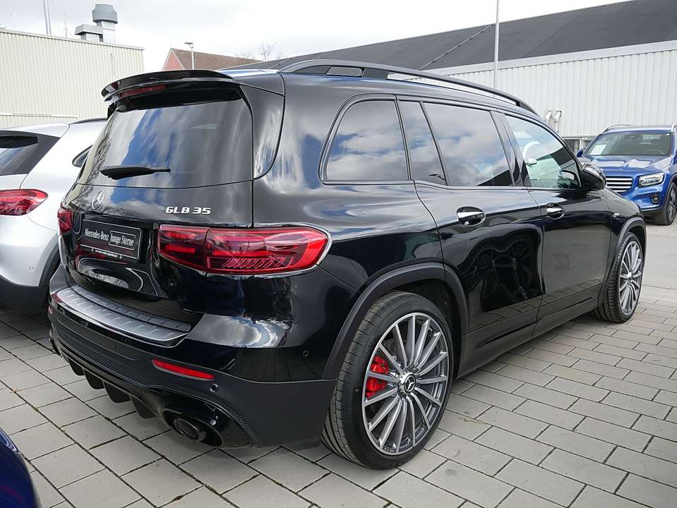 Mercedes-Benz GLB 35 AMG - Imagem 3