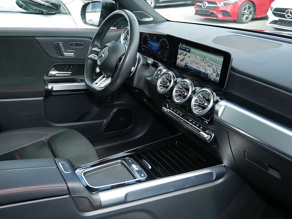 Mercedes-Benz GLB 35 AMG - Imagem 5