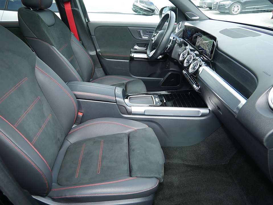 Mercedes-Benz GLB 35 AMG - Imagem 6