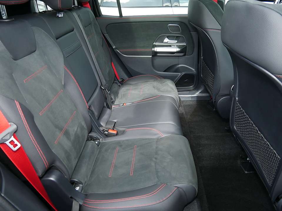 Mercedes-Benz GLB 35 AMG - Imagem 7