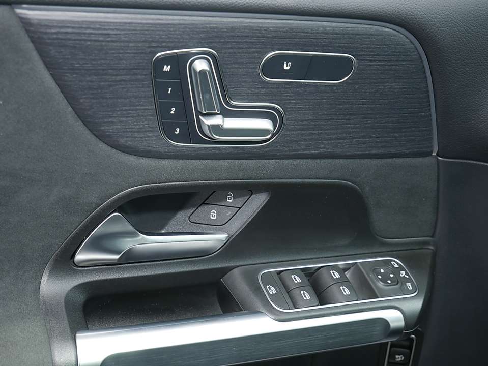 Mercedes-Benz GLB 35 AMG - Imagem 8