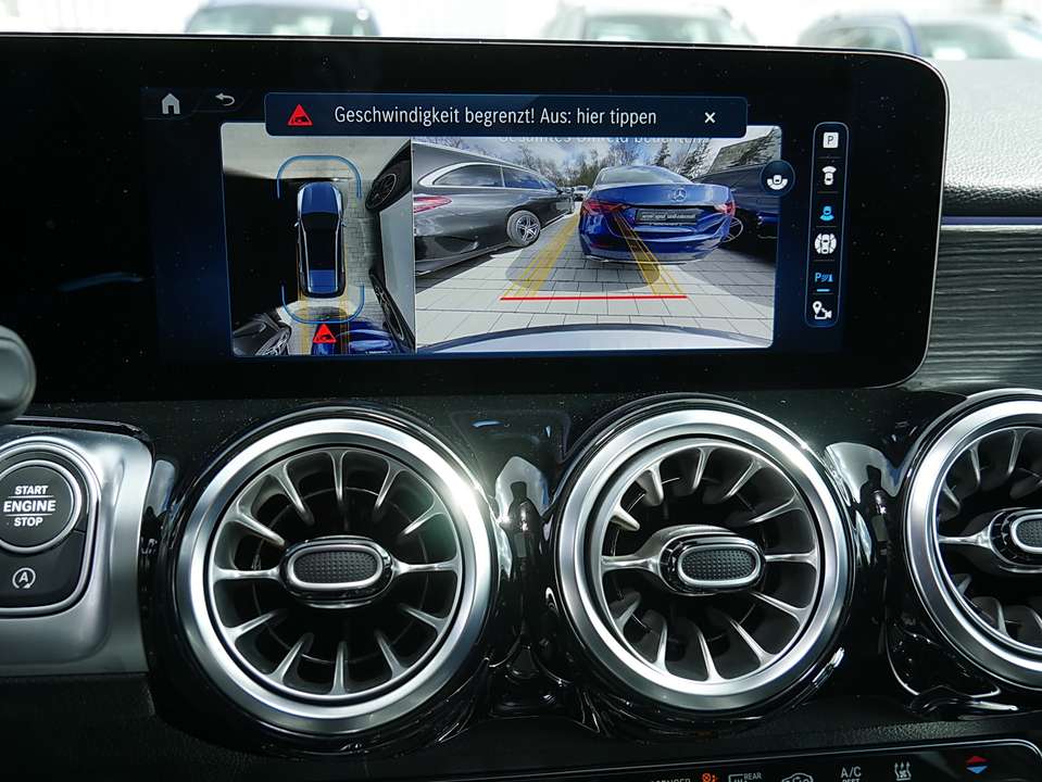 Mercedes-Benz GLB 35 AMG - Imagem 13