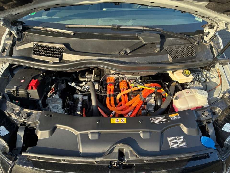 Mercedes-Benz EQV 300 - Imagem 4