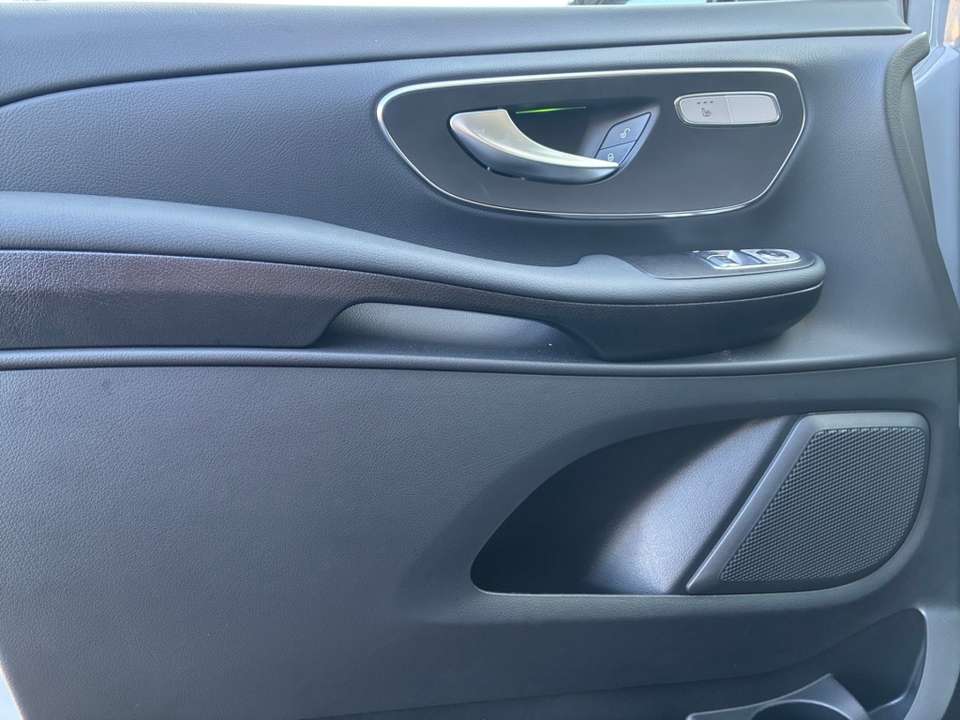 Mercedes-Benz EQV 300 - Imagem 5