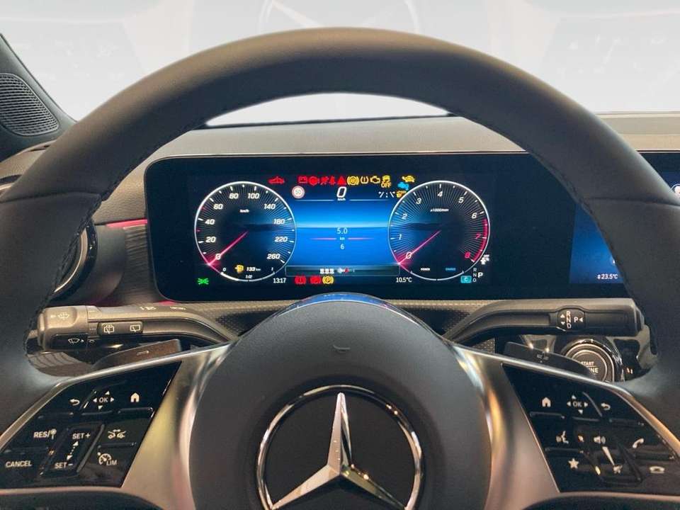Mercedes-Benz A 180 - Imagem 12
