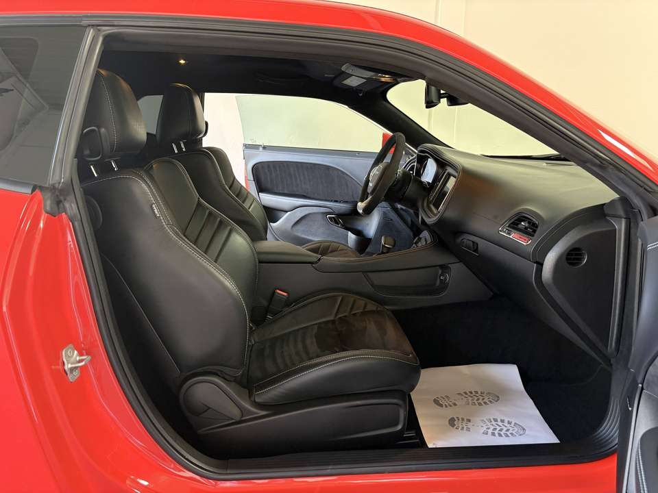 Dodge Challenger - Imagem 11
