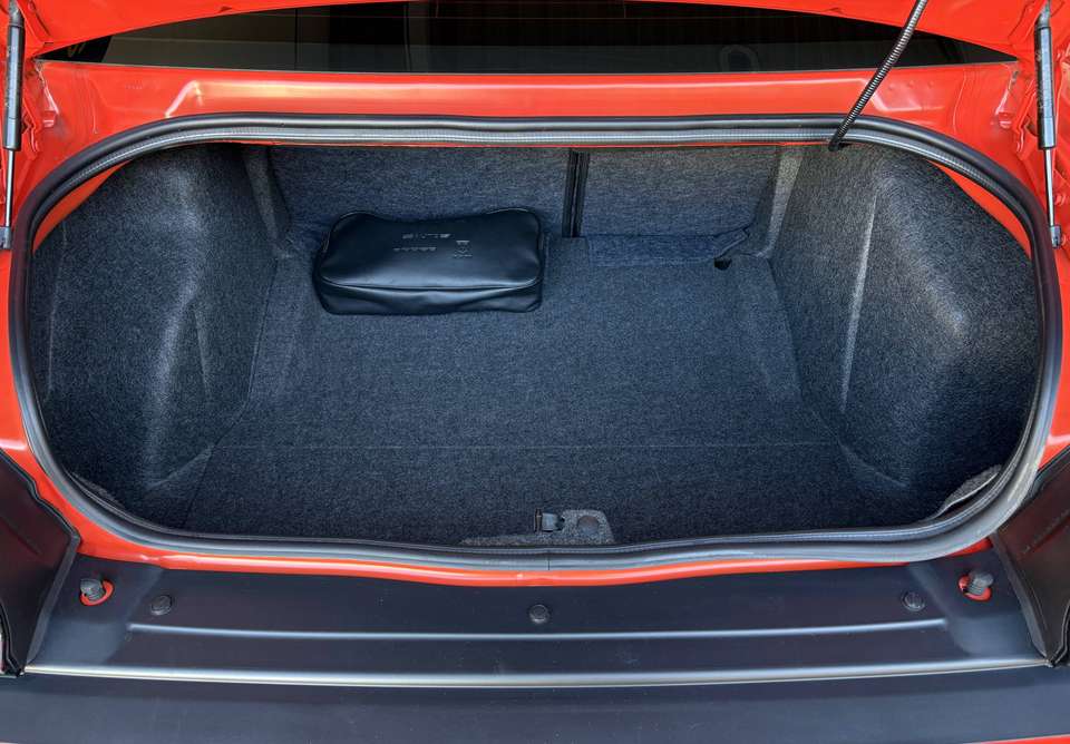 Dodge Challenger - Imagem 16