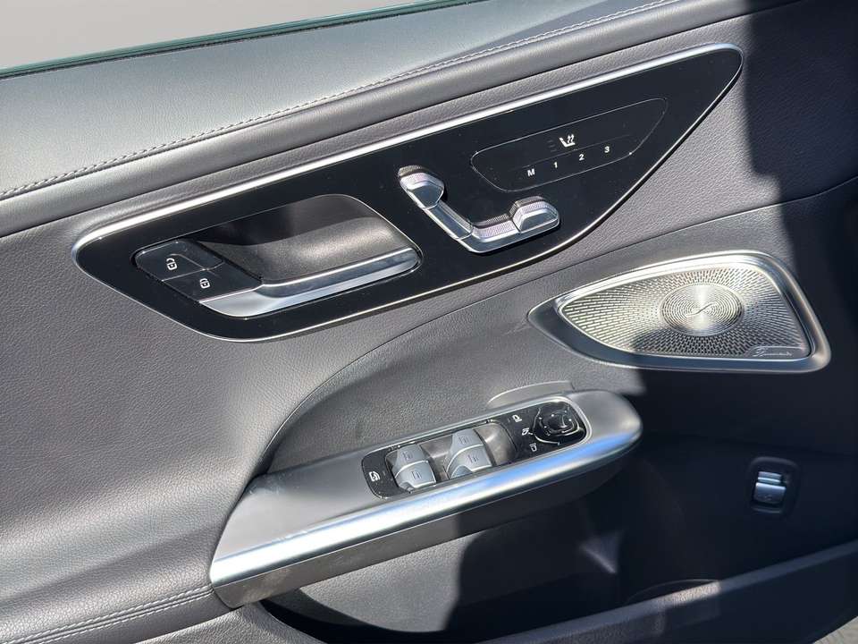 Mercedes-Benz C 300 - Imagem 13