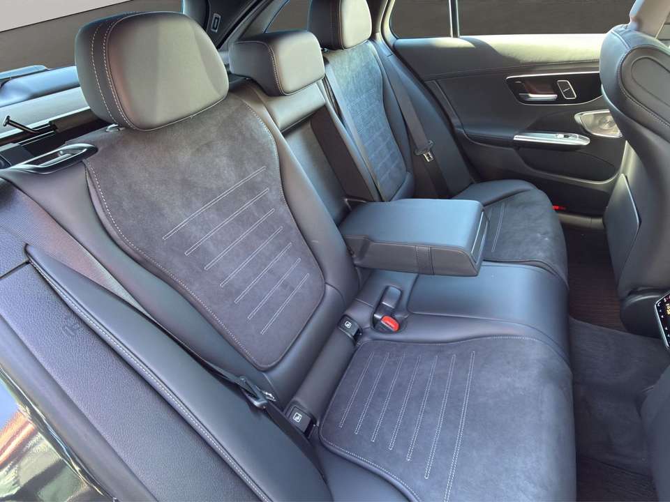 Mercedes-Benz C 300 - Imagem 15
