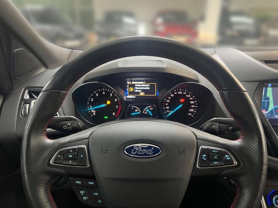 Ford Kuga - Imagem 8