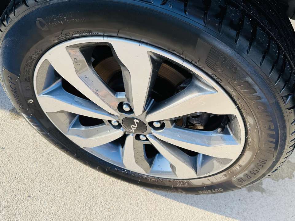 Kia Stonic - Imagem 8