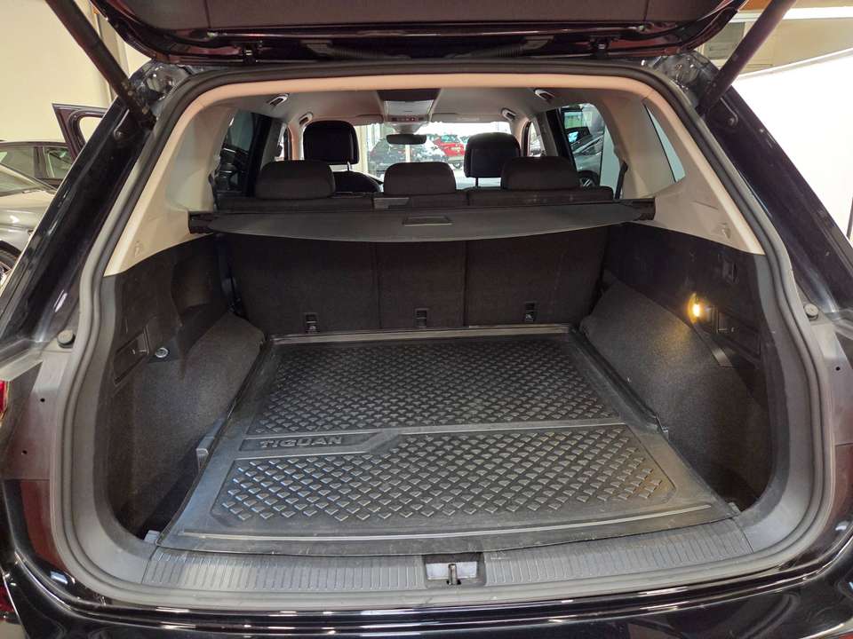 Volkswagen Tiguan Allspace - Imagem 9
