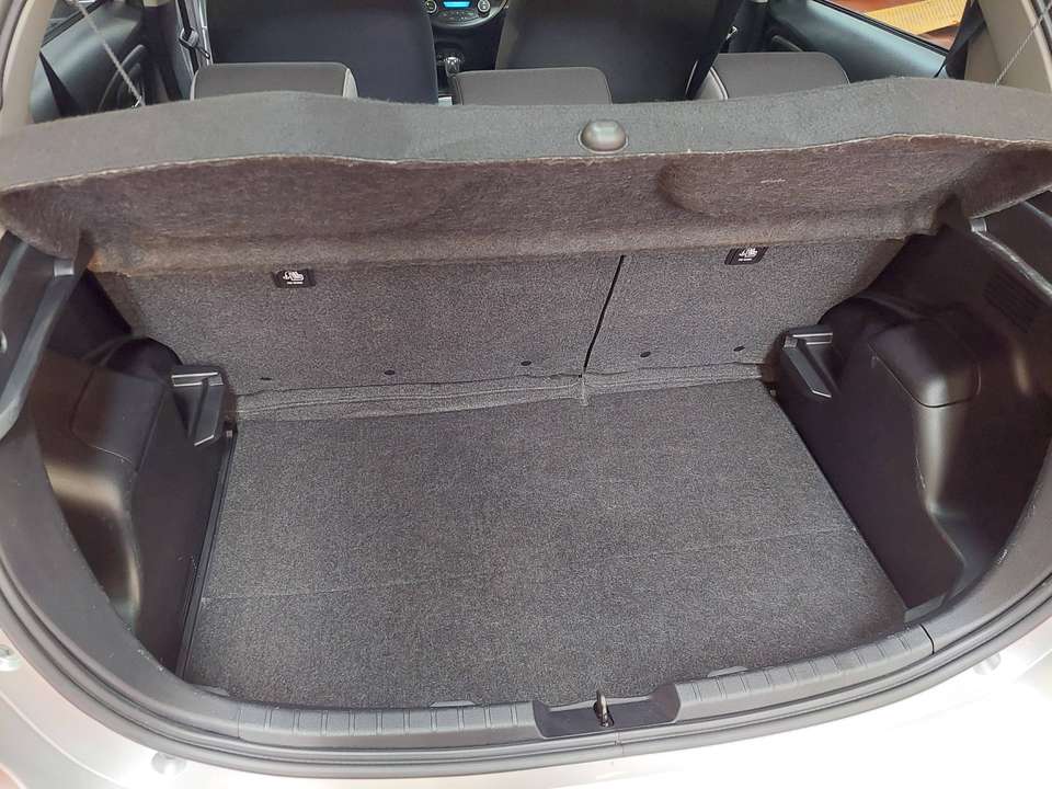 Toyota Yaris - Imagem 8