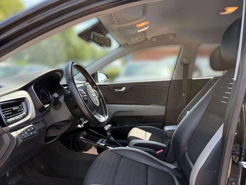 Kia Stonic - Imagem 8