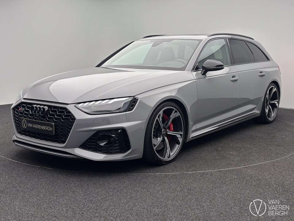 Audi RS4 - Imagem 1