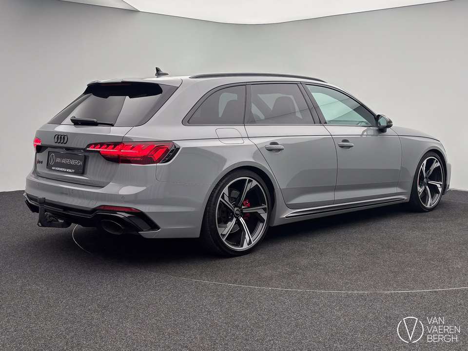 Audi RS4 - Imagem 2
