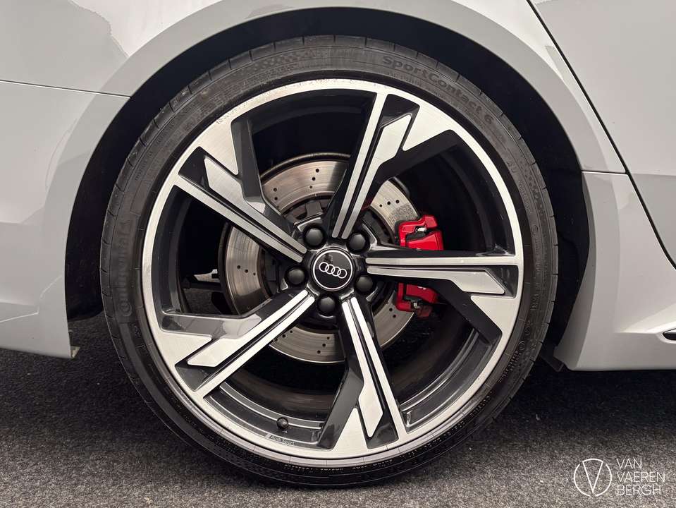 Audi RS4 - Imagem 9