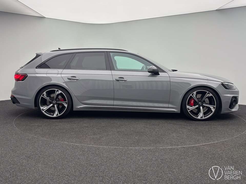 Audi RS4 - Imagem 14