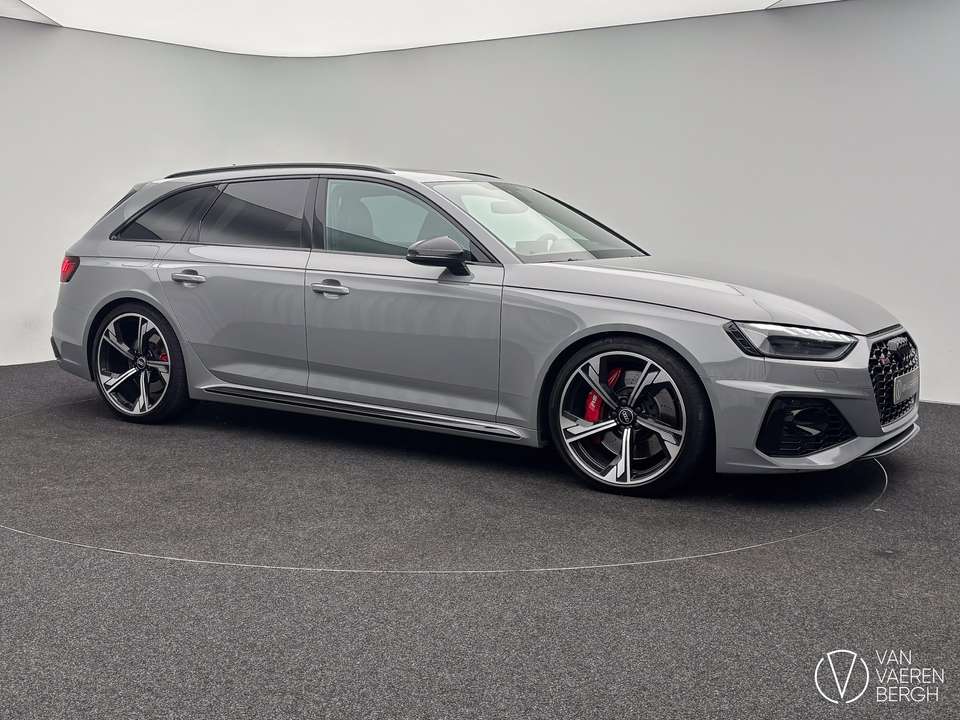 Audi RS4 - Imagem 17