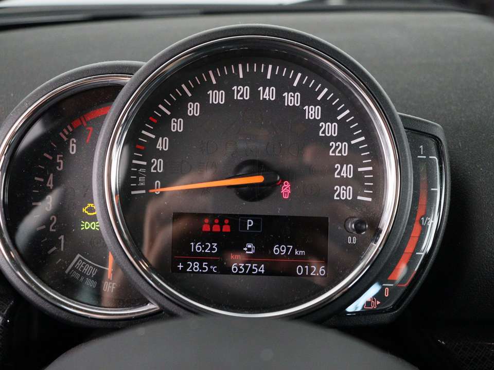 MINI One Clubman - Imagem 11