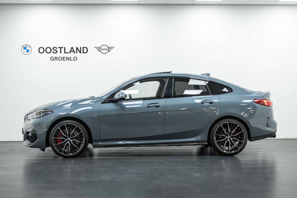 BMW 220 - Imagem 6