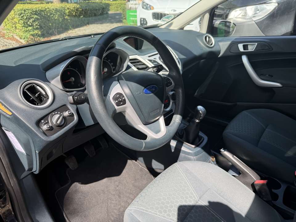 Ford Fiesta - Imagem 9