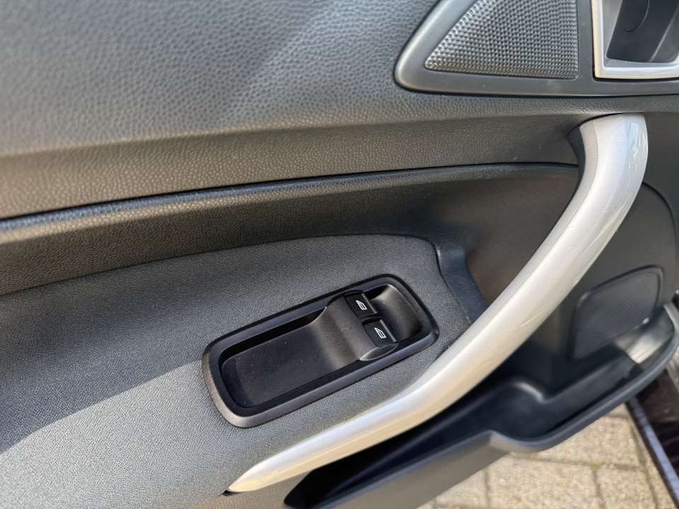 Ford Fiesta - Imagem 12