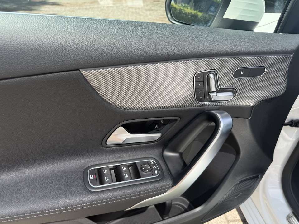 Mercedes-Benz A 200 - Imagem 14