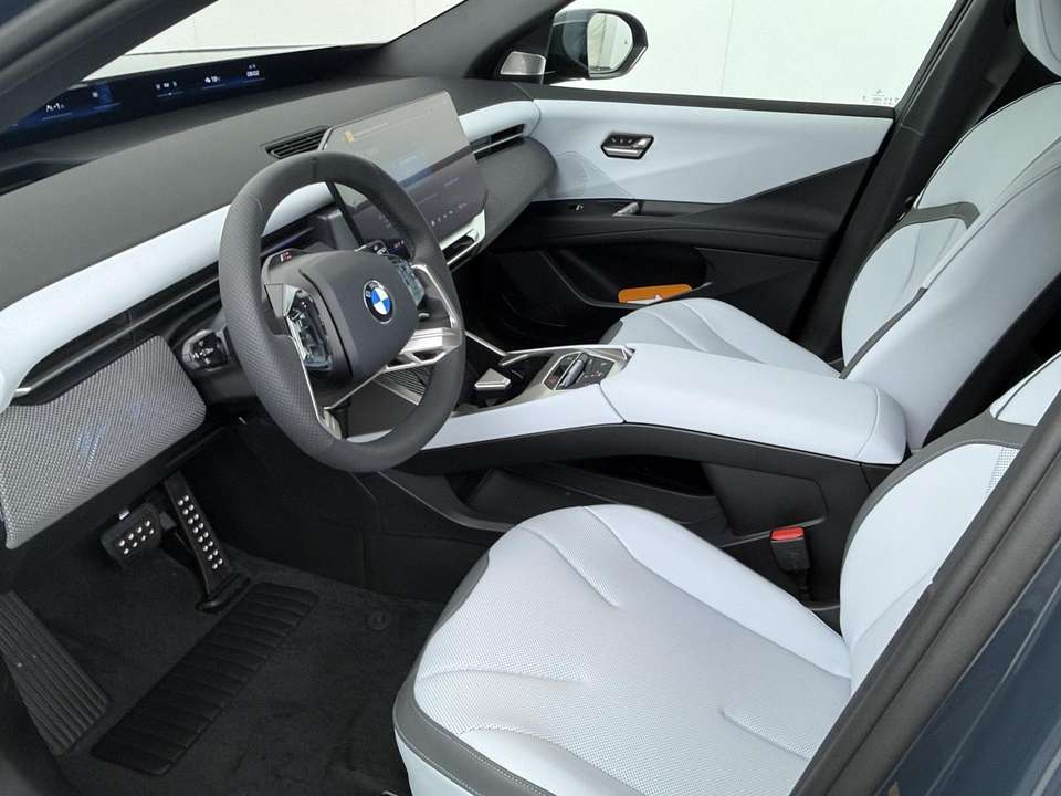 BMW iX3 - Imagem 4