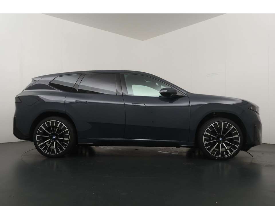 BMW iX3 - Imagem 8