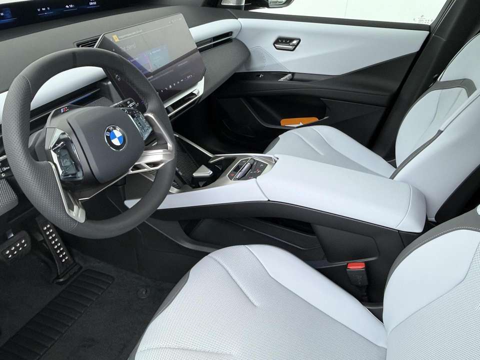 BMW iX3 - Imagem 13