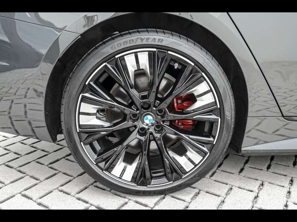 BMW i4 - Imagem 8