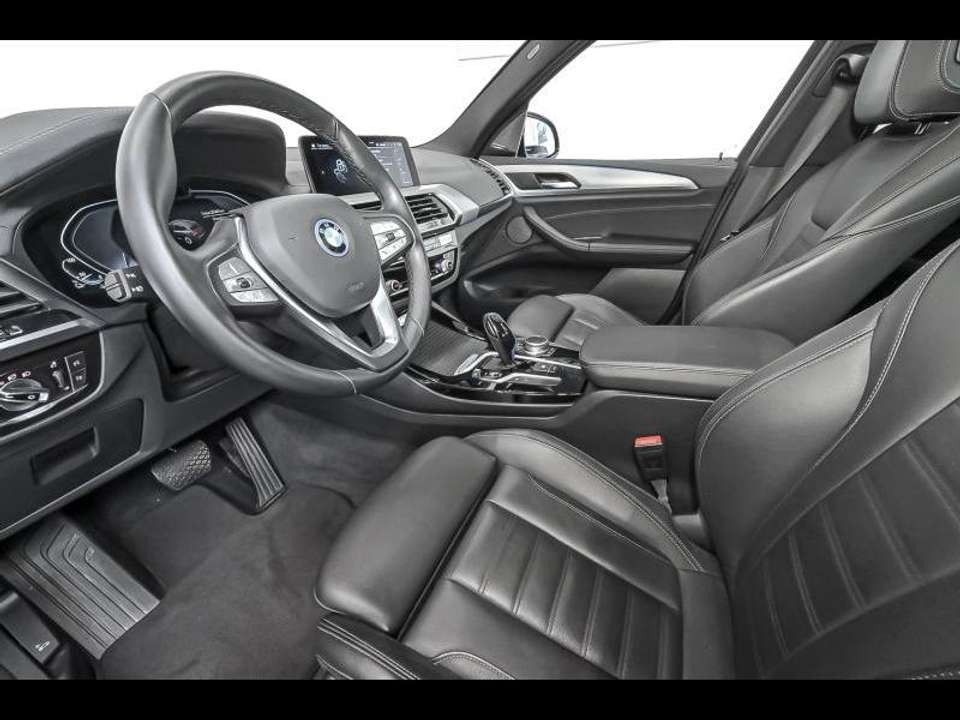 BMW iX3 - Imagem 6