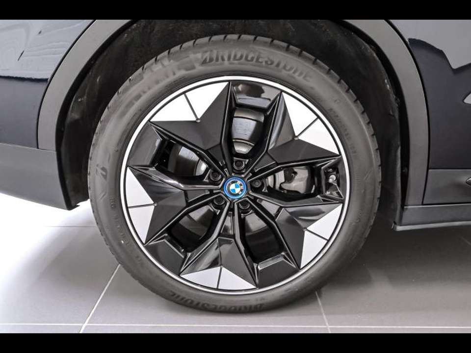 BMW iX3 - Imagem 8