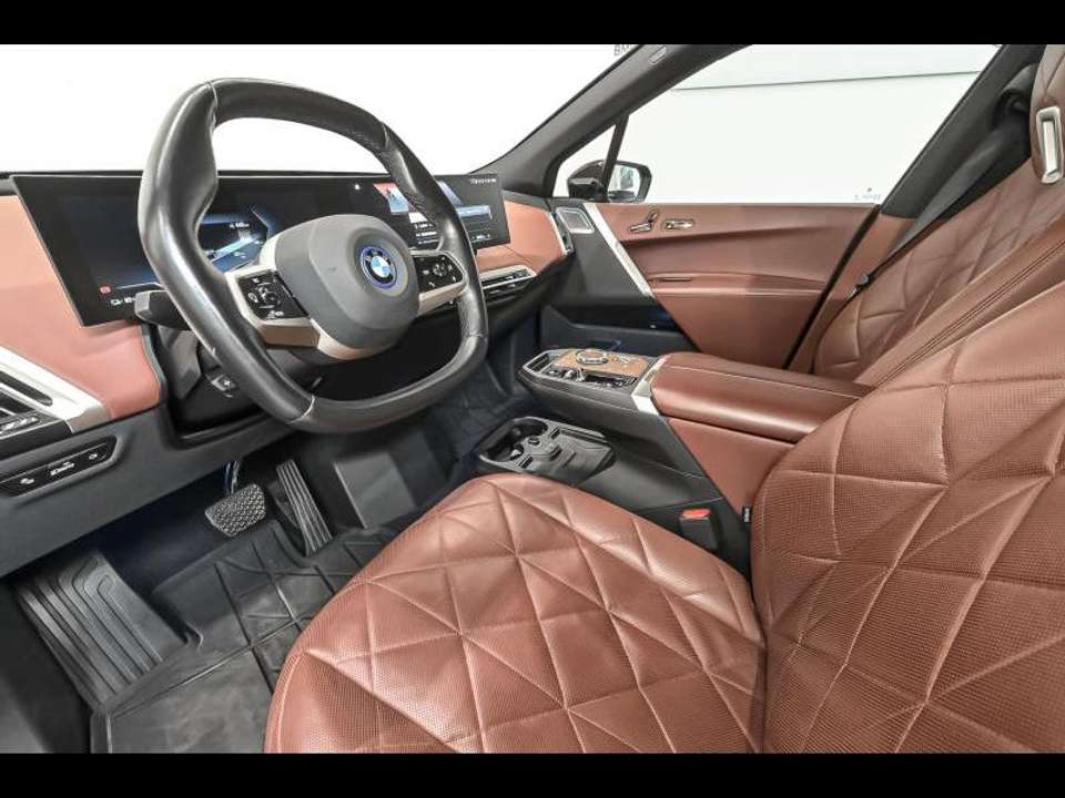 BMW iX - Imagem 7