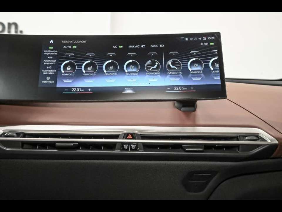BMW iX - Imagem 12