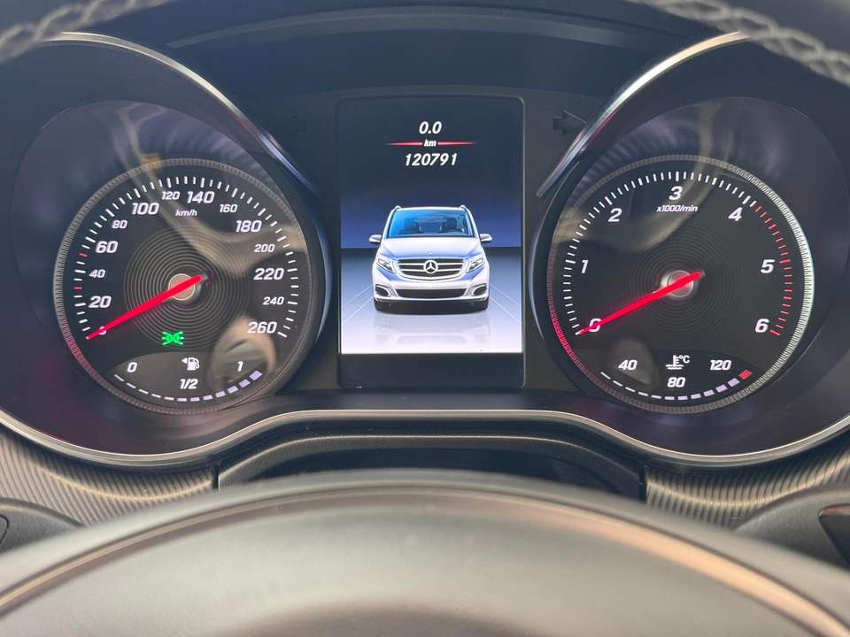 Mercedes-Benz V 250 - Imagem 12