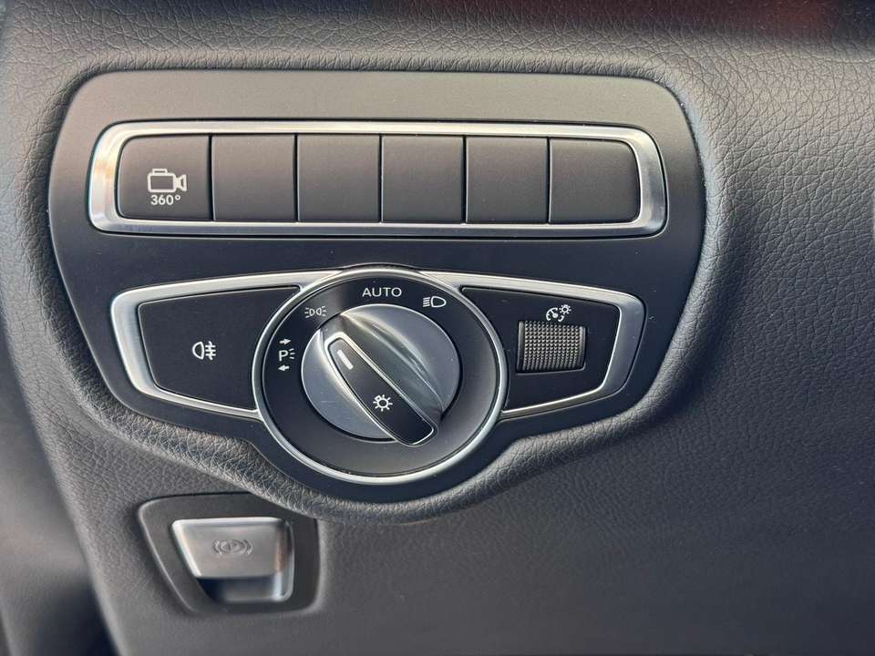 Mercedes-Benz V 250 - Imagem 13