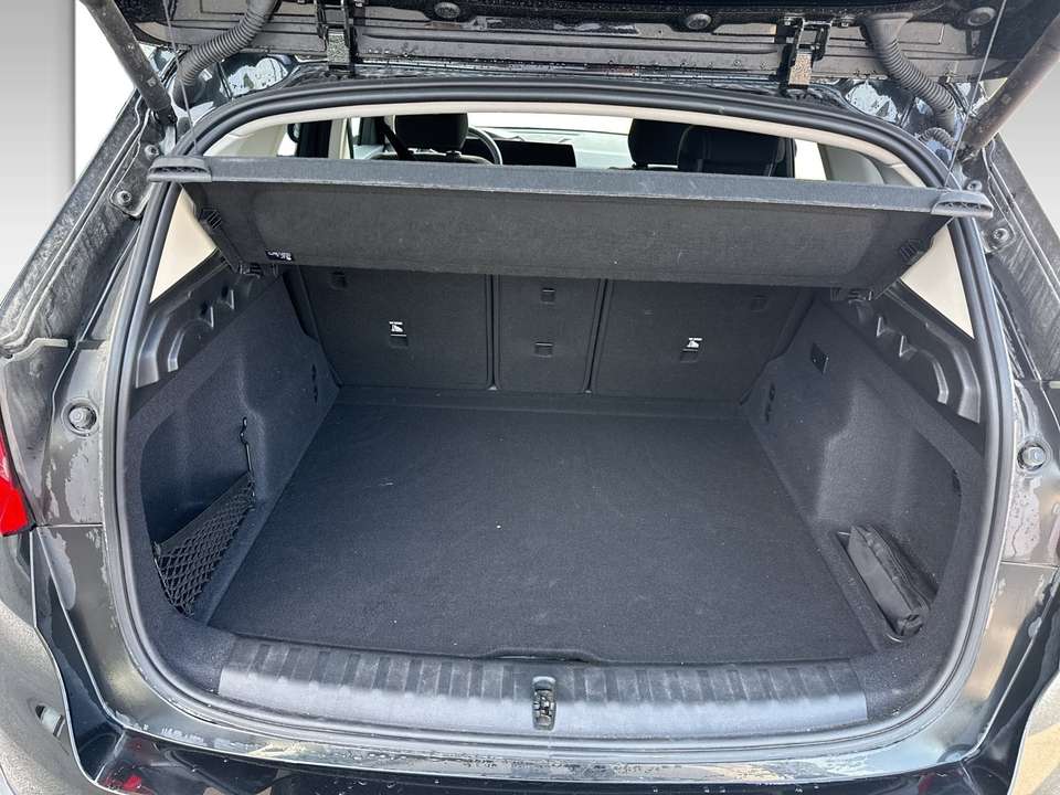BMW iX1 - Imagem 12