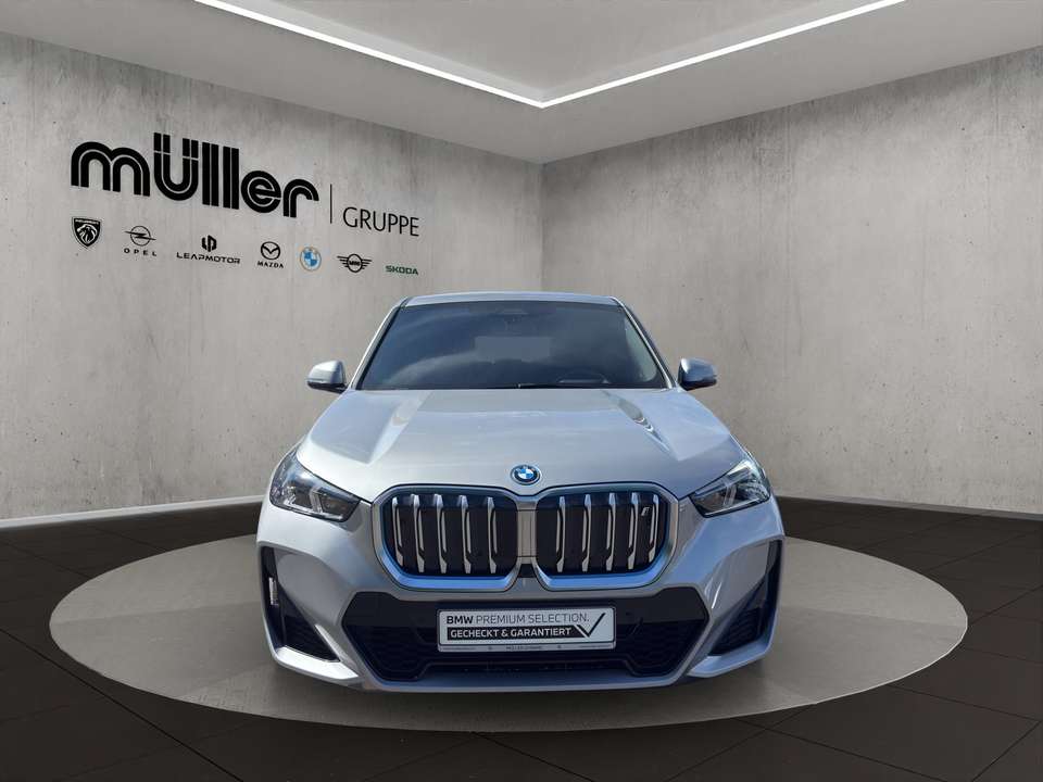 BMW iX1 - Imagem 3